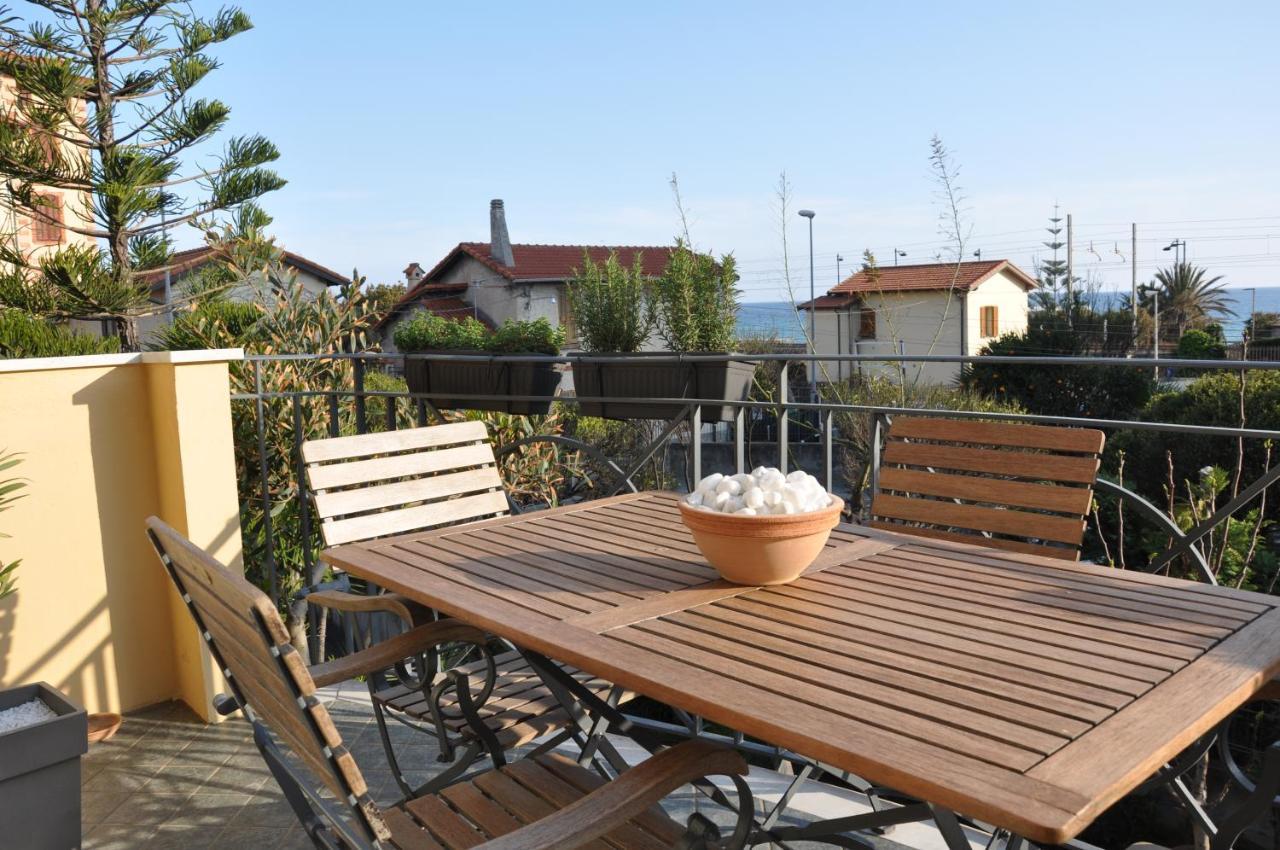 Appartamento Villa Rita A 100 M Dal Mare! Vallecrosia Exterior photo